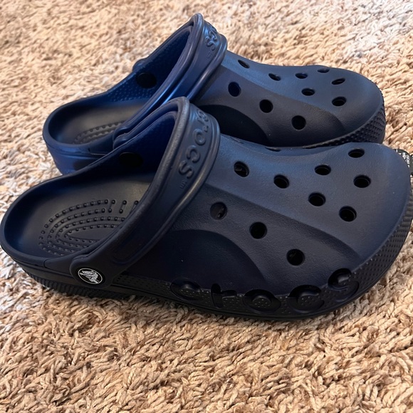 New crocs - Picture 2 of 3